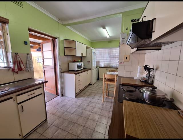 3 BEDROOM HOUSE TO LET IN FAIRWAYS